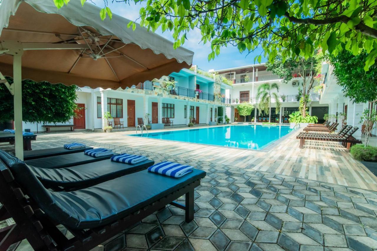 Royal Reach Udawalawe Hotel Exterior photo