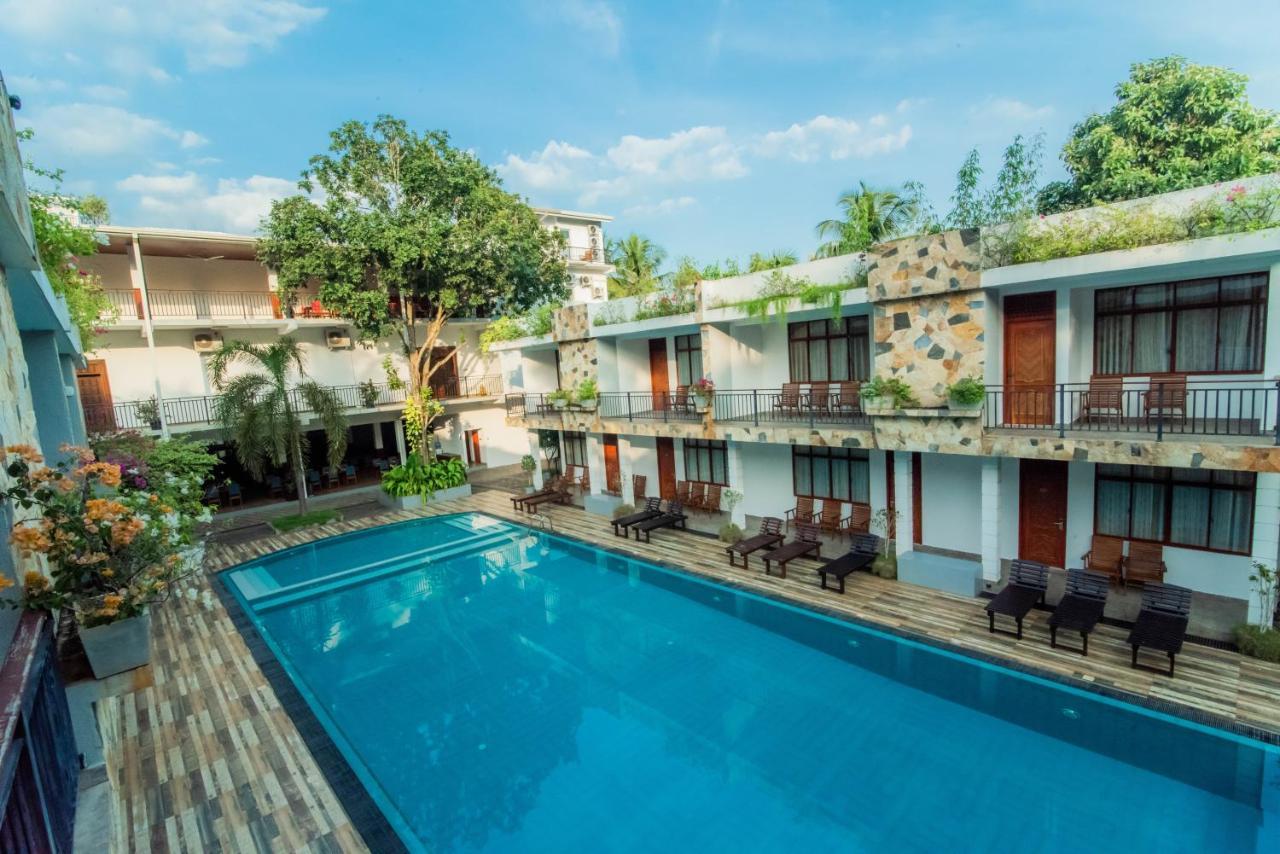Royal Reach Udawalawe Hotel Exterior photo