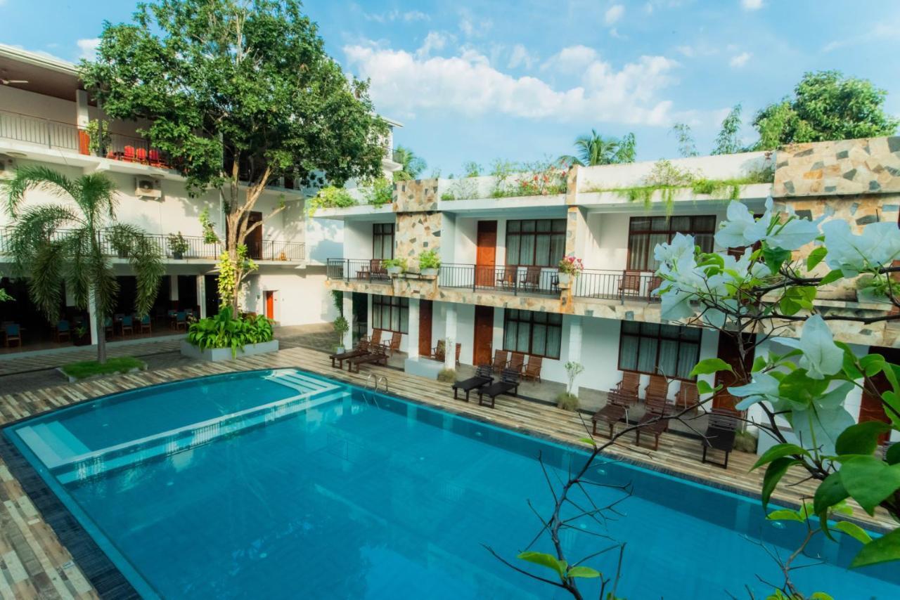 Royal Reach Udawalawe Hotel Exterior photo