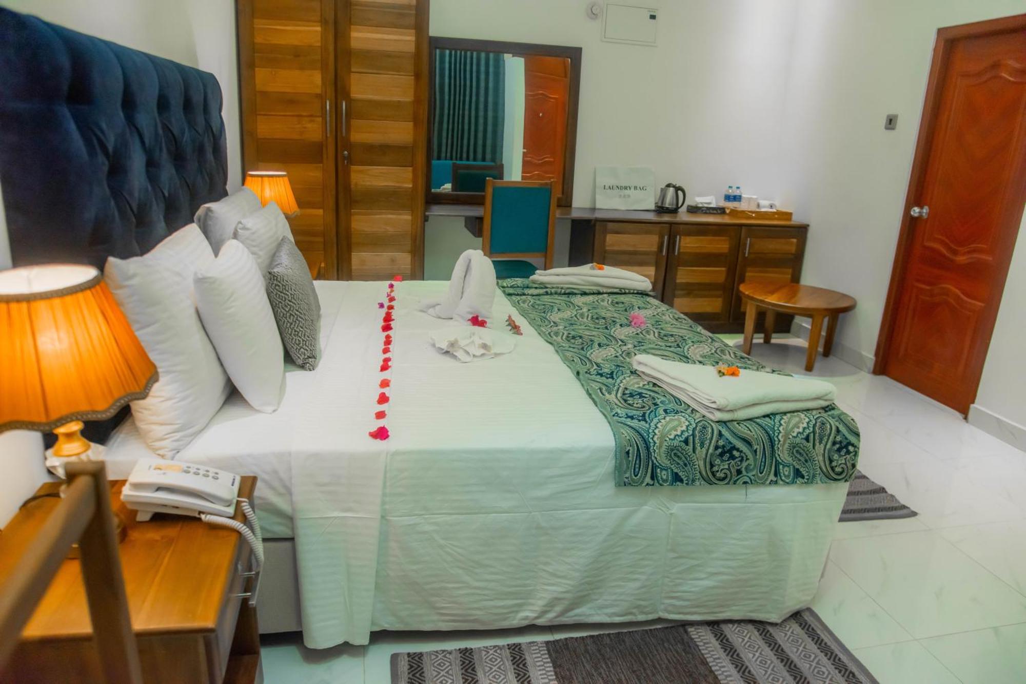 Royal Reach Udawalawe Hotel Room photo